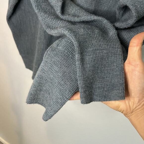 Tahari Womens 100% Merino Wool Knit V Neck Pullover Sweater Sz L Blue - Picture 8 of 12